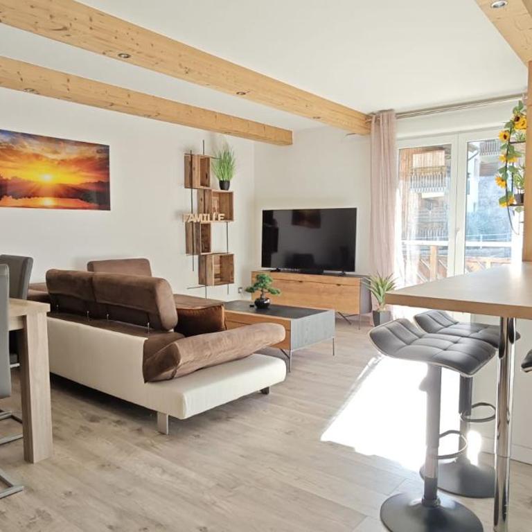 Grand appartement familial 10 pers, Séez - Three-Bedroom Apartment with View - 1
