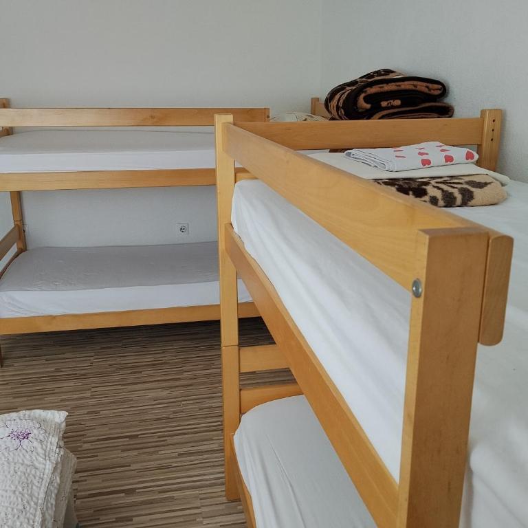 Guest House LEA - Single Bed in 6-Bed Dormitory Room - 3