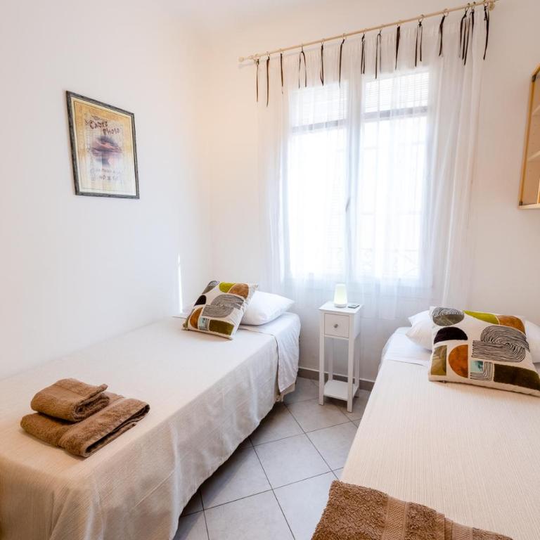 L OLIVIER Modern and Bright Historic Center Gem, 150m from the beach - Appartement 2 Chambres - 8