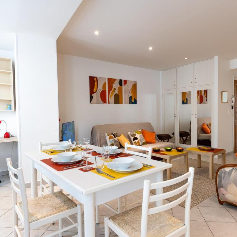 L OLIVIER Modern and Bright Historic Center Gem, 150m from the beach - Appartement 2 Chambres - 1