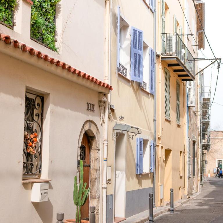 L OLIVIER Modern and Bright Historic Center Gem, 150m from the beach - Appartement 2 Chambres - 14