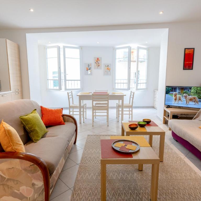 L OLIVIER Modern and Bright Historic Center Gem, 150m from the beach - Appartement 2 Chambres - 4