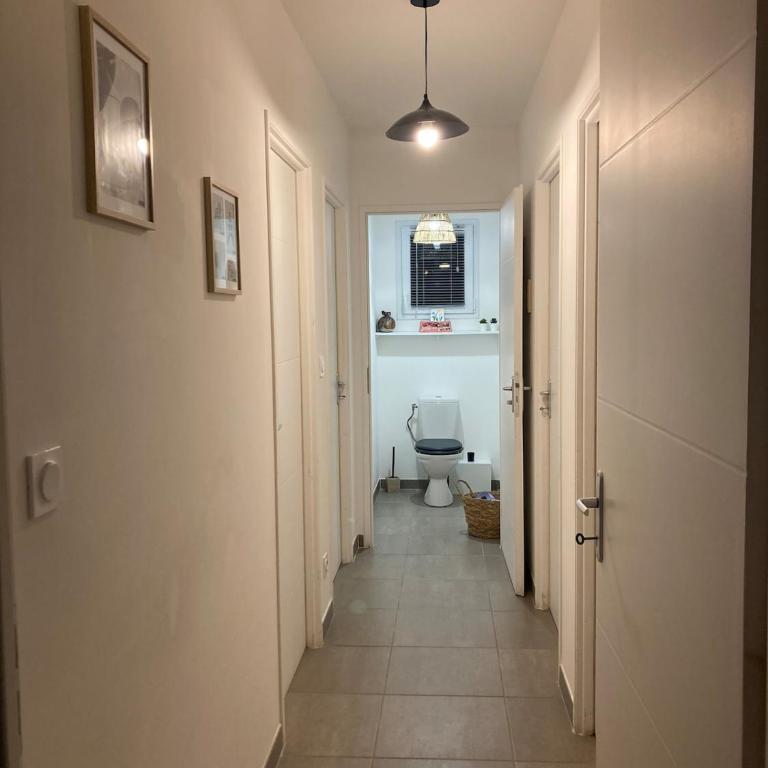 villa Maridel - Three-Bedroom House - 25