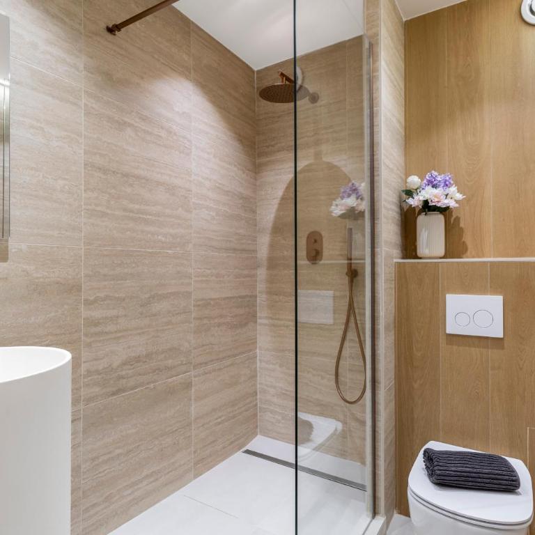 Loft with Home Cinema, Modern Apartment Just Minutes from Monaco - Appartement 1 Chambre - 5