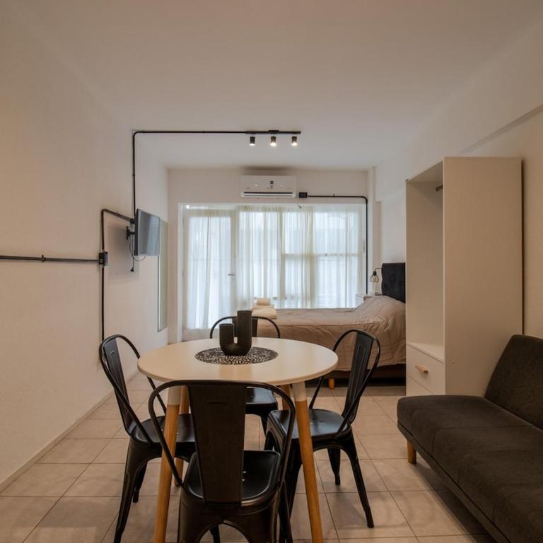Colon y Olavarria - One-Bedroom Apartment - 7