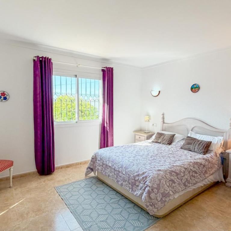 Villa Acebo with Private Swimming Pool in Nerja - Villa de 3 dormitorios - 9