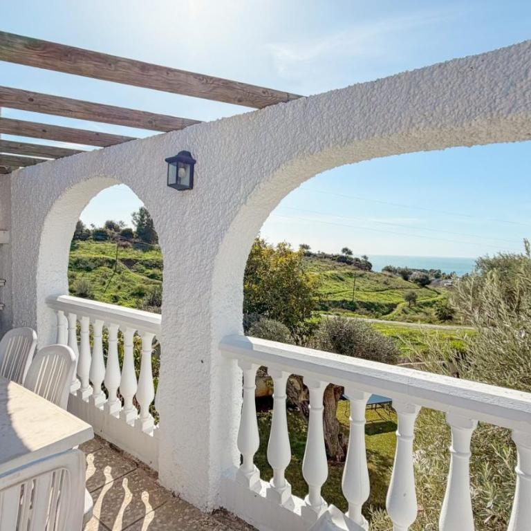 Villa Acebo with Private Swimming Pool in Nerja - Villa de 3 dormitorios - 16