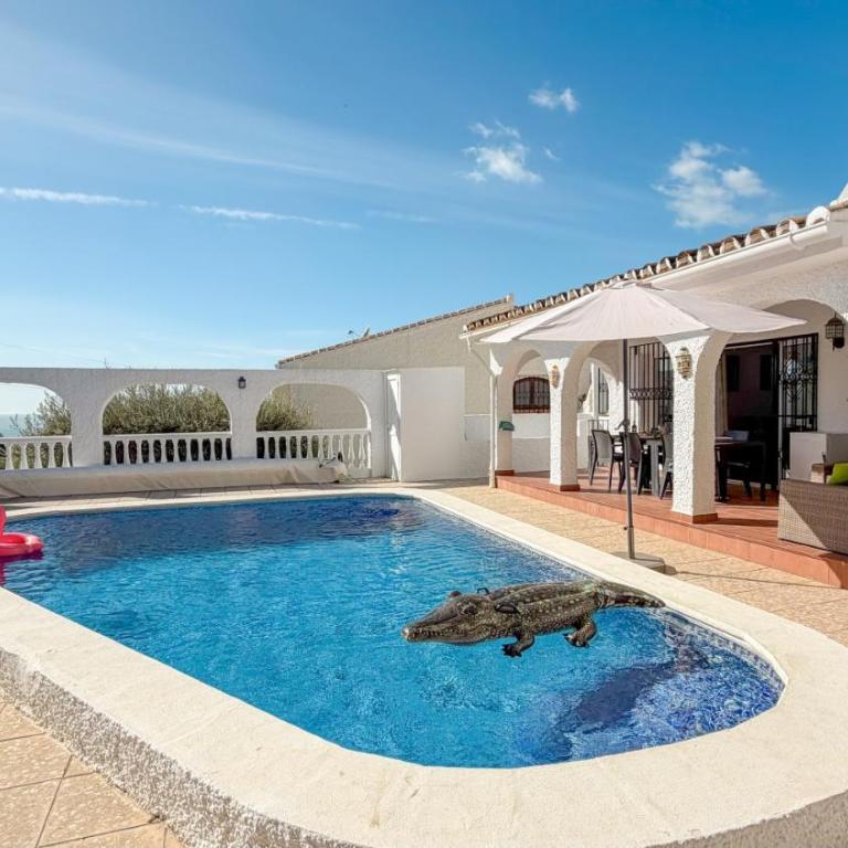 Villa Acebo with Private Swimming Pool in Nerja - Villa de 3 dormitorios - 37