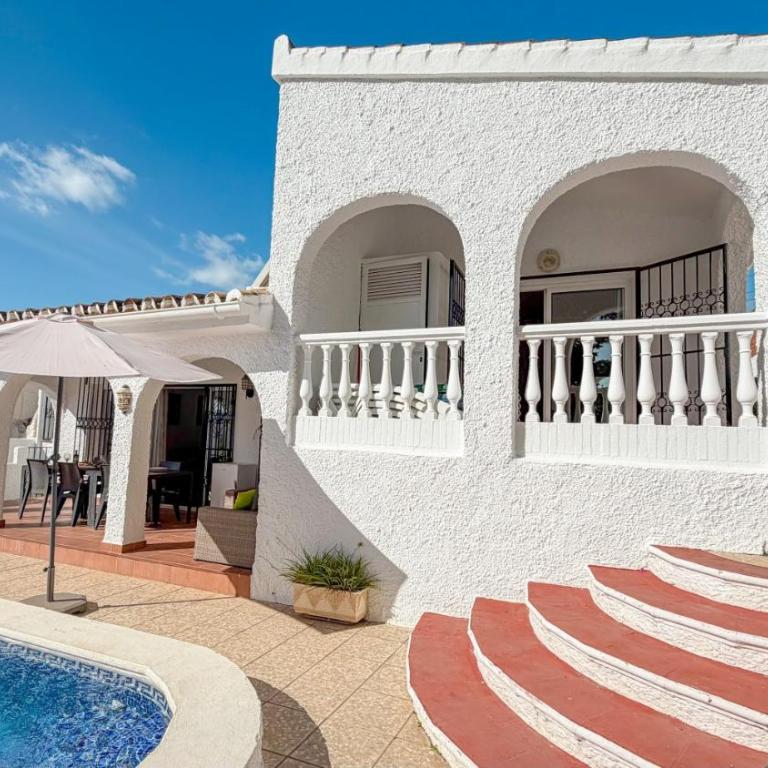Villa Acebo with Private Swimming Pool in Nerja - Villa de 3 dormitorios - 36