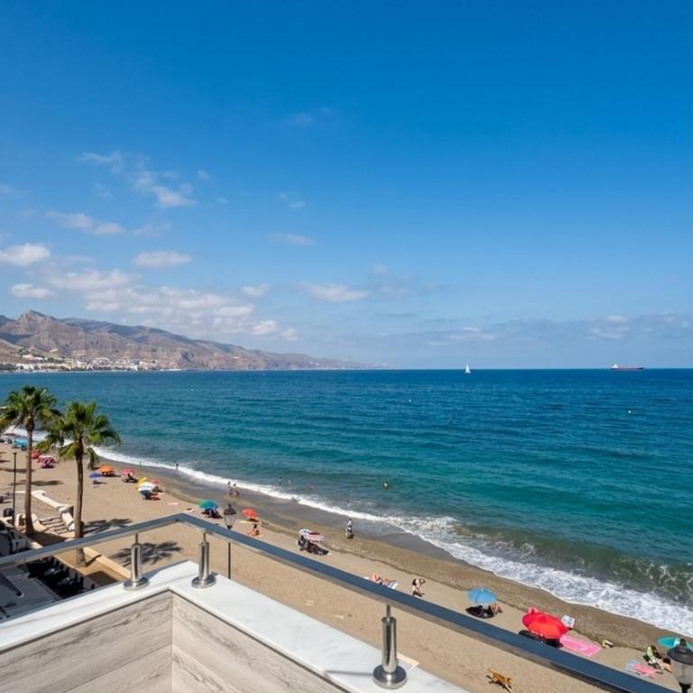 Horizonte Roquetas - Primera Línea de Playa con Vistas al Mar - Two-Bedroom Apartment with Sea View - 1