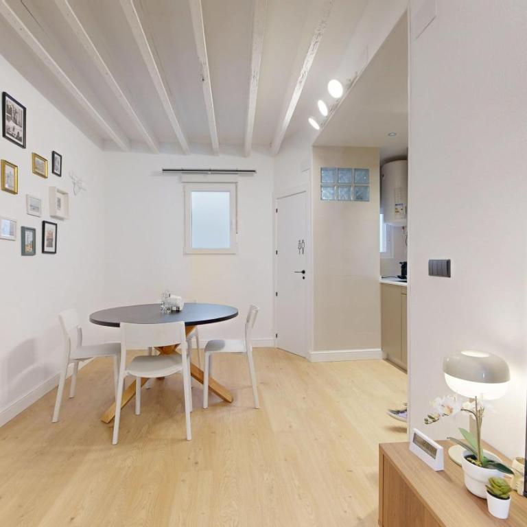 Friendly Apartment City Center III - Two-Bedroom Apartment - 7