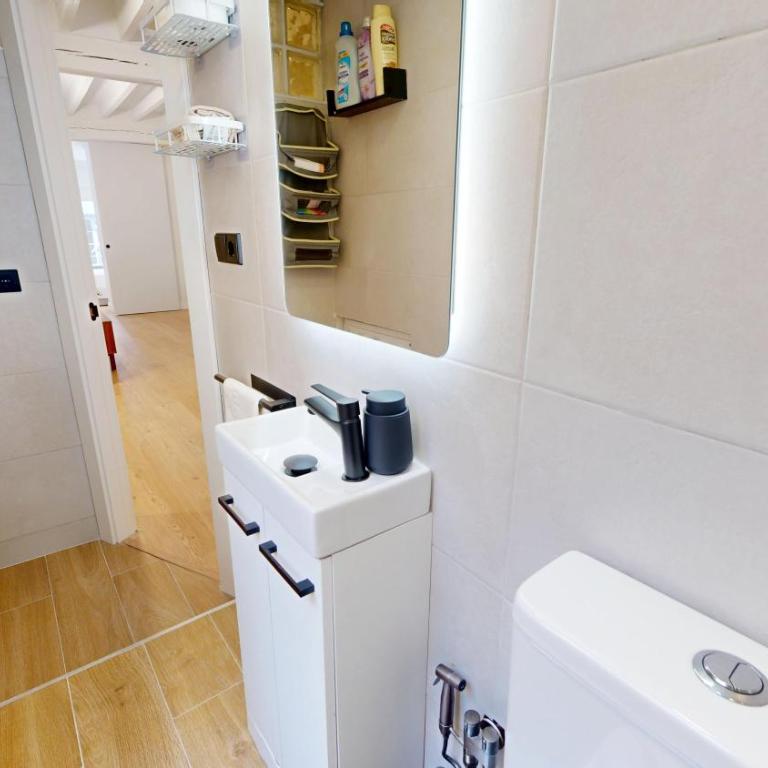Friendly Apartment City Center III - Two-Bedroom Apartment - 14