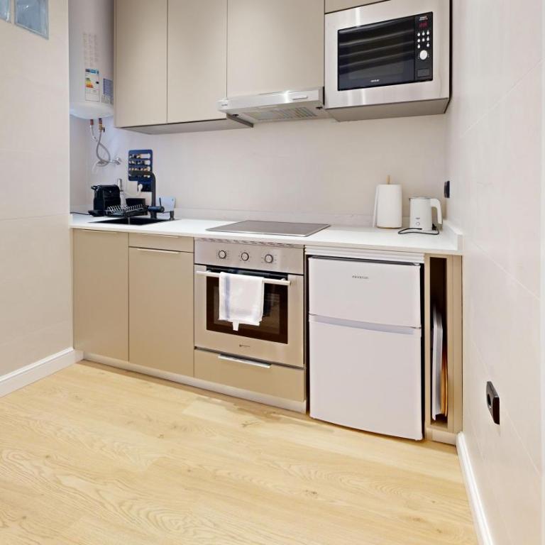 Friendly Apartment City Center III - Two-Bedroom Apartment - 17