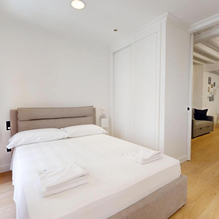Friendly Apartment City Center III - Two-Bedroom Apartment - 23
