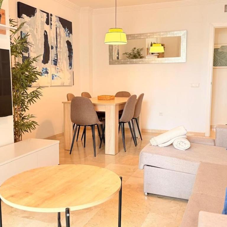 Room City Estepona M Méndez Cozy 3BR 2Bath - Apartamento de 3 dormitorios - 2