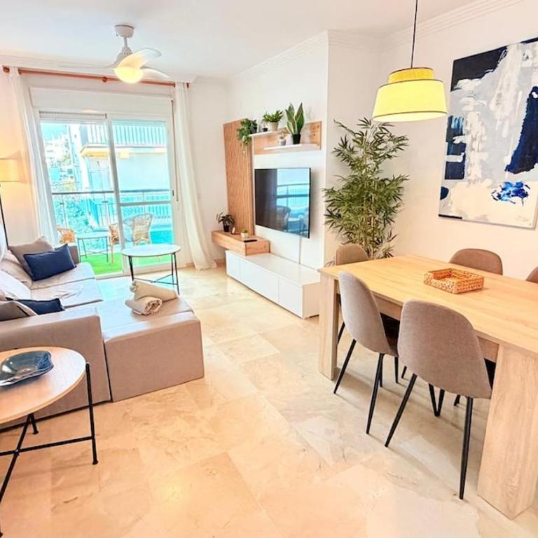 Room City Estepona M Méndez Cozy 3BR 2Bath - Apartamento de 3 dormitorios - 1