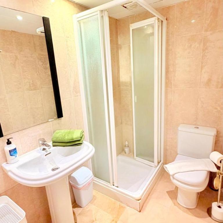 Room City Estepona M Méndez Cozy 3BR 2Bath - Apartamento de 3 dormitorios - 12