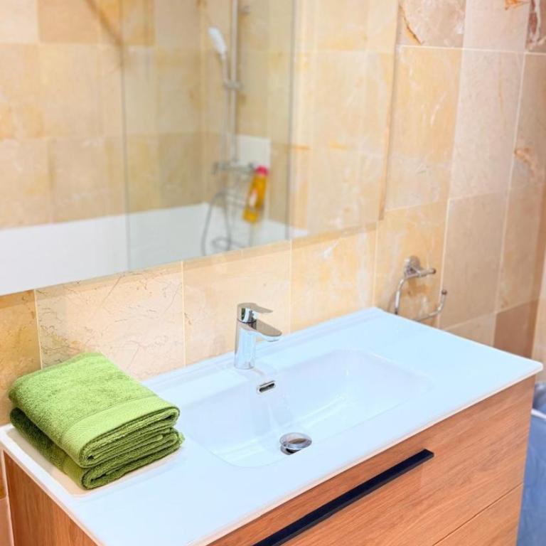 Room City Estepona M Méndez Cozy 3BR 2Bath - Apartamento de 3 dormitorios - 18