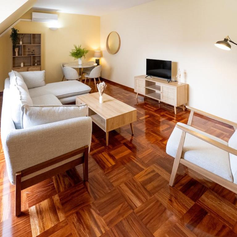 New and renovated penthouse with a terrace in the center 2C - Two-Bedroom Apartment - 14