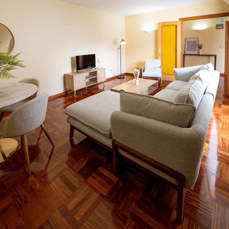 New and renovated penthouse with a terrace in the center 2C - Two-Bedroom Apartment - 25