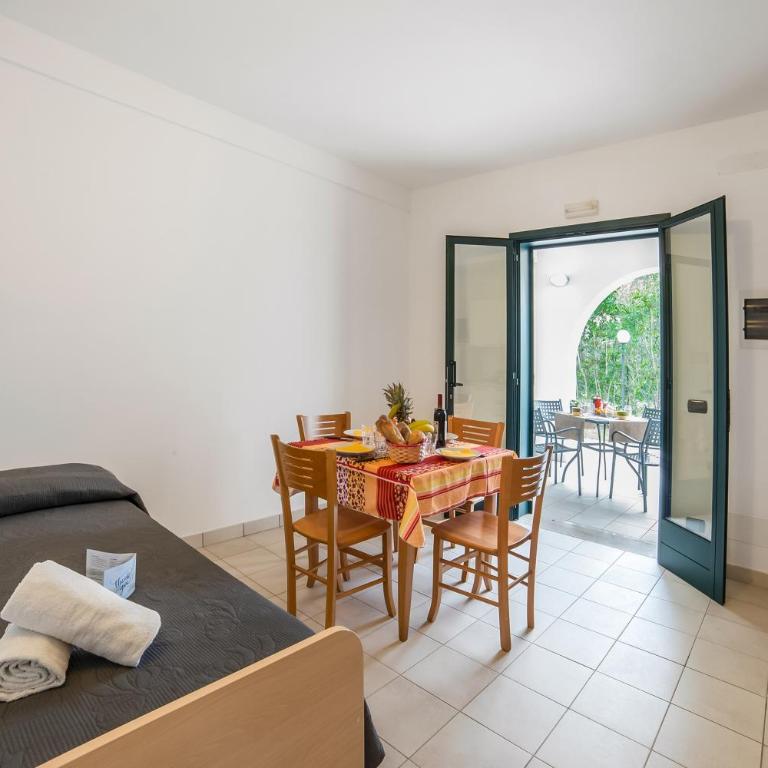 Blumare Resort - One Bedroom Apartment with Garden 3 - 6
