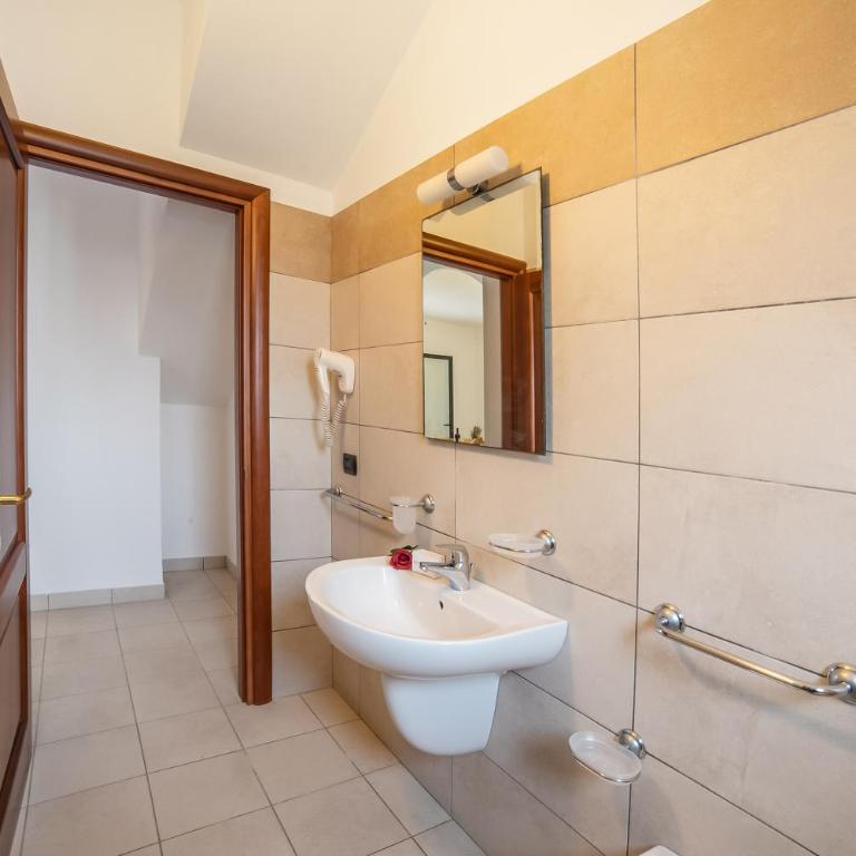 Blumare Resort - One Bedroom Apartment with Garden 3 - 8