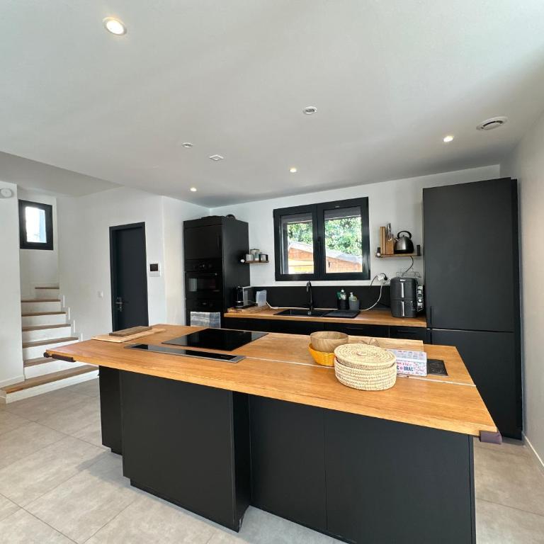 La Désirade - Magnifique villa climatisée avec piscine jardin et parking proche centre ville Aix-en-Provence - Villa avec Piscine Privée - 7