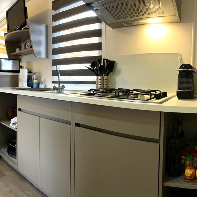 Mobil-Home Domaine 4 Etoiles de l'Ile d'Or vue mer pour 4 personnes - Mobile Home - 8