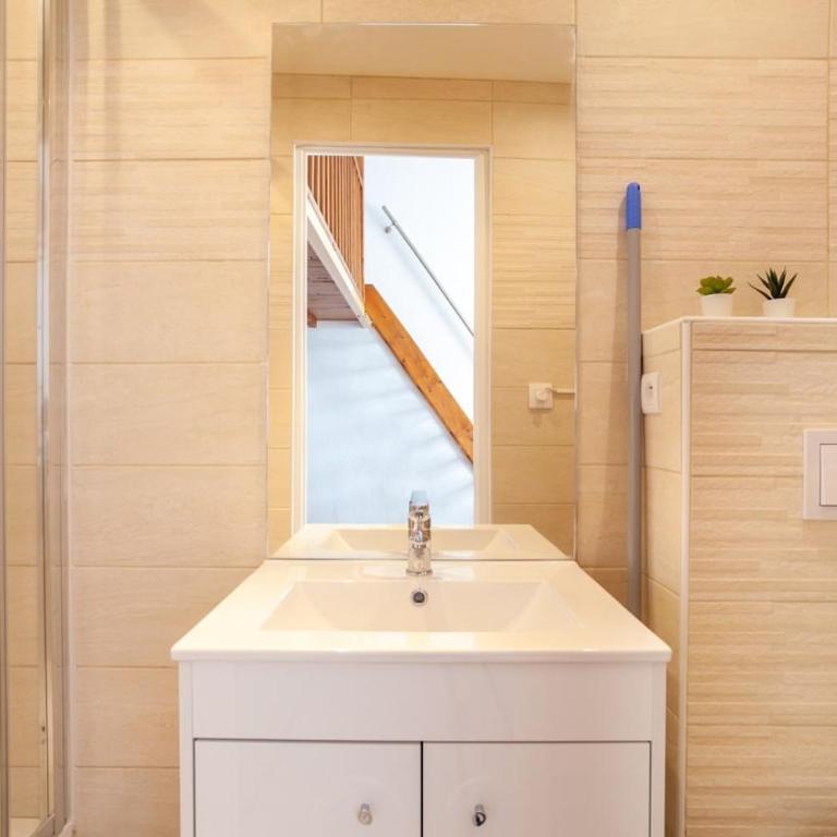 Saint PonsCocon au pied du Panier avec balcon - Appartement - 8