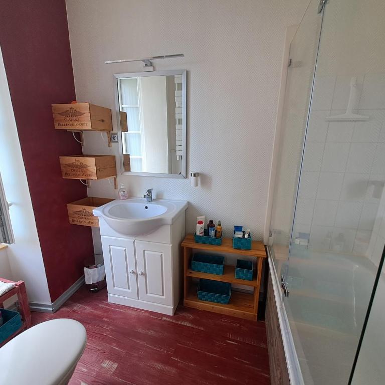 Duplex cosy - charme et confort à 100 mètres des thermes et des sentiers - Two-Bedroom Apartment - 5