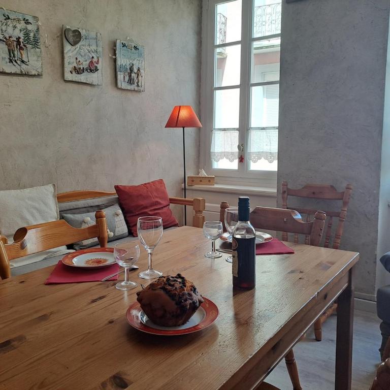 Duplex cosy - charme et confort à 100 mètres des thermes et des sentiers - Two-Bedroom Apartment - 12