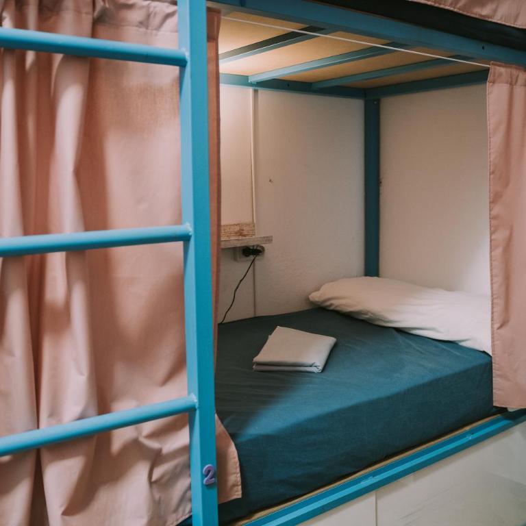 Kite and Surf - Private rooms - Cama en habitación compartida mixta de 6 camas - 2