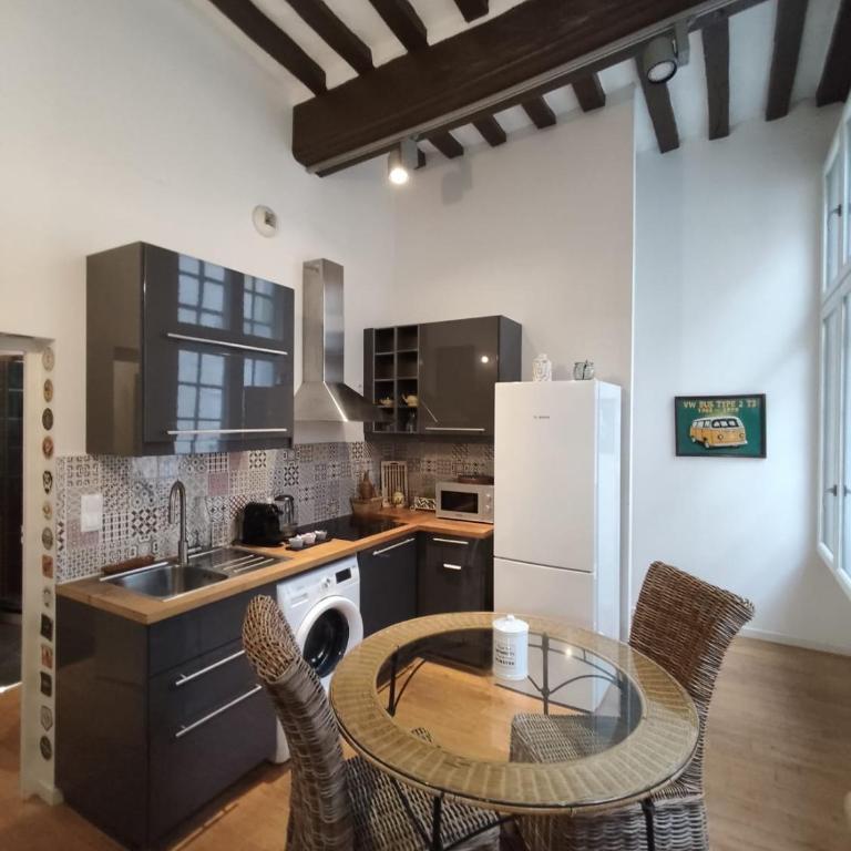 La Suite du Clos Saint Sauveur - 2 Chambres - Centre Historique Cathédrale Saint Pierre - Second Lodge - Two-Bedroom Apartment - 17