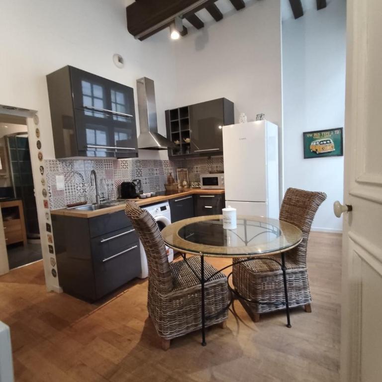 La Suite du Clos Saint Sauveur - 2 Chambres - Centre Historique Cathédrale Saint Pierre - Second Lodge - Two-Bedroom Apartment - 21