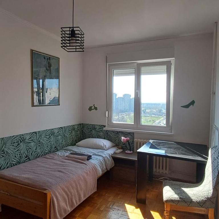 Sobe AURORA Nehruova 82 - Jednokrevetna Soba sa Zajedničkim Kupatilom - 1