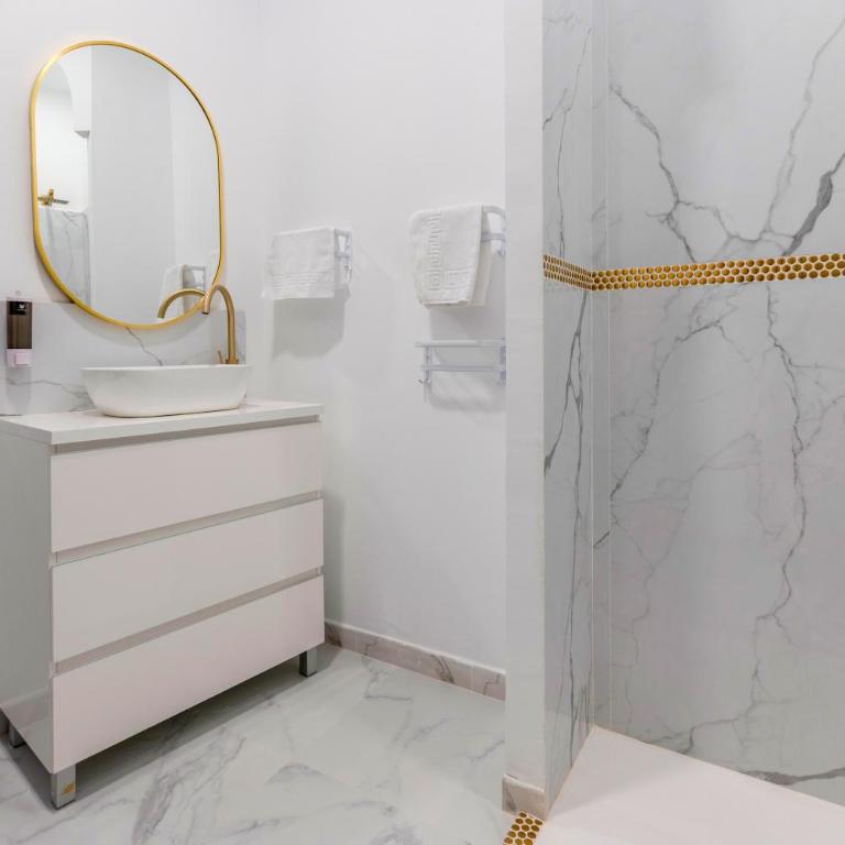 Evalia Rooms - One-Bedroom Apartment - 28