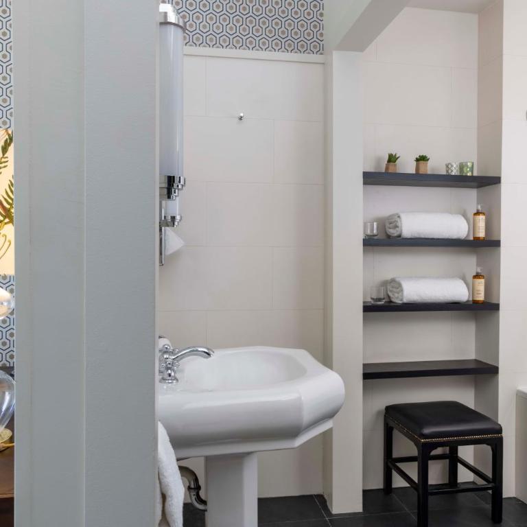 Hôtel de Banville - Chambre Double Prestige avec Balcon - 8