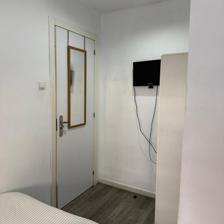 Avenue Rooms - Standard Single Room - 3
