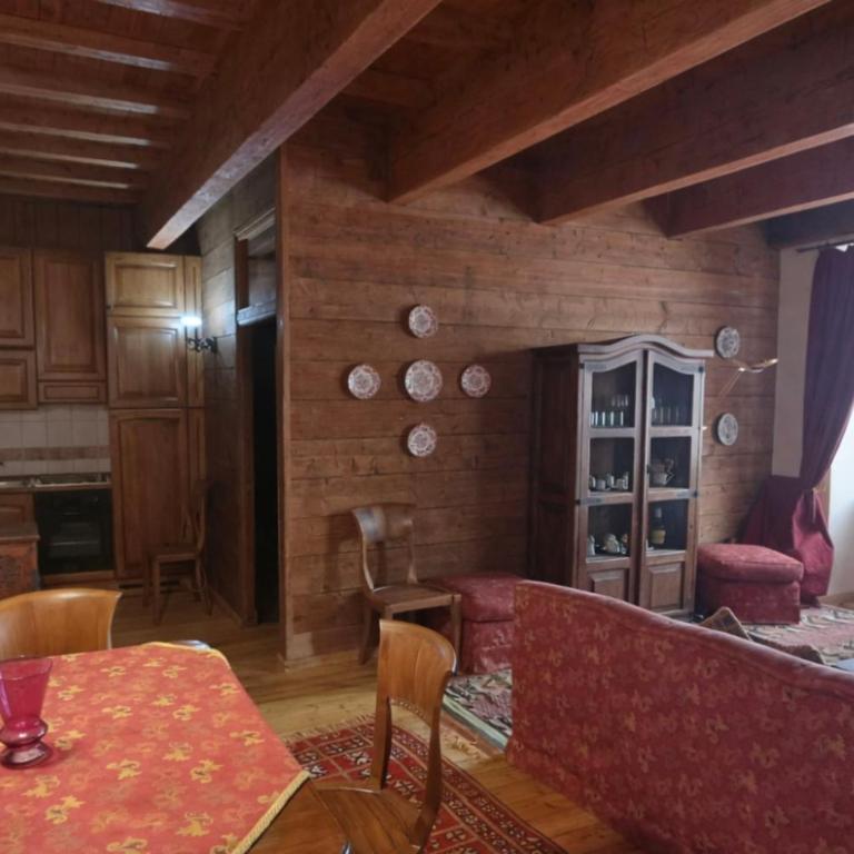 Appartement avec cheminée proche de la Cité Vauban - Appartement - 4