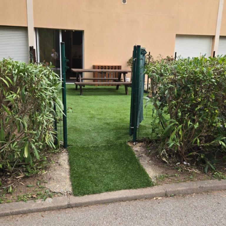 Studio Calvi avec jardinet à 2 min à pieds de la plage - Studio - 13