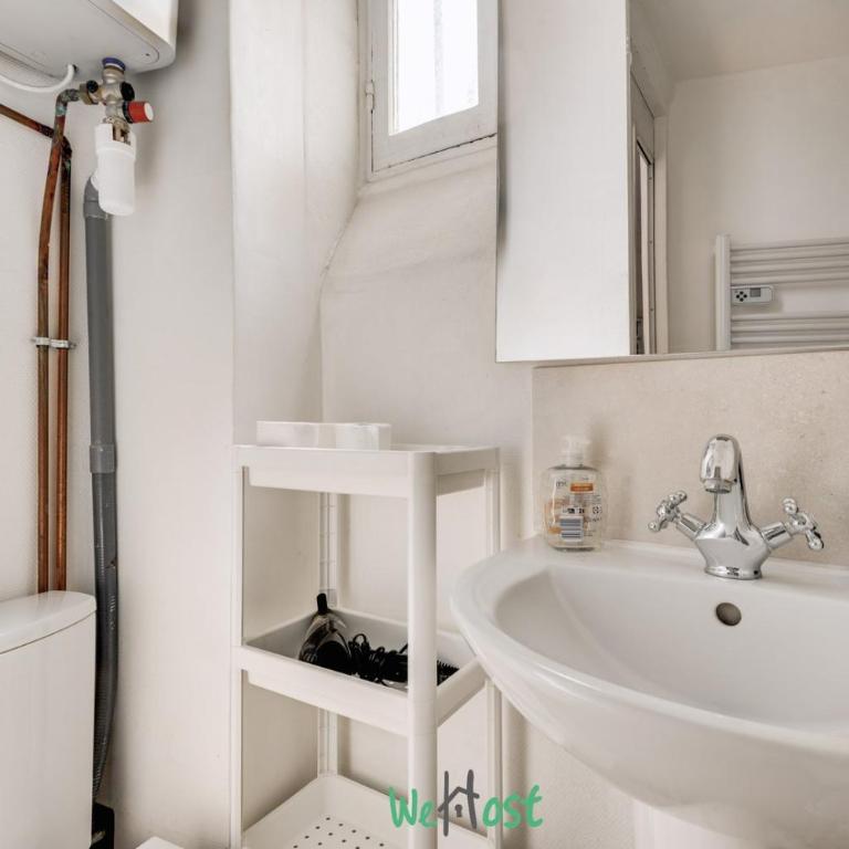 Parisian charm a stone's throw from Montmartre - Apartment - 10