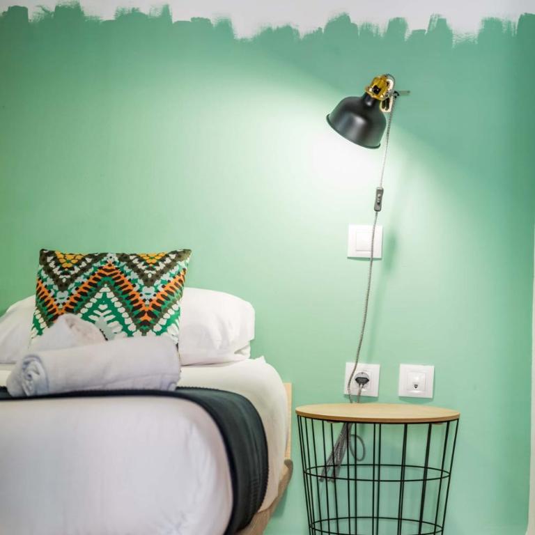 Spacest - Carrer del Poeta Llombart D - Apartment - 6