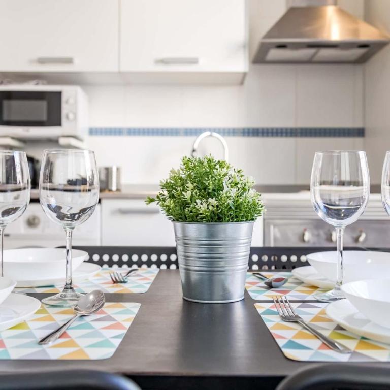 Spacest - Carrer del Poeta Llombart D - Apartment - 14