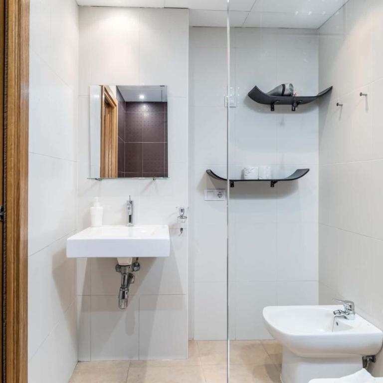 Spacest - Carrer del Poeta Llombart D - Apartment - 15