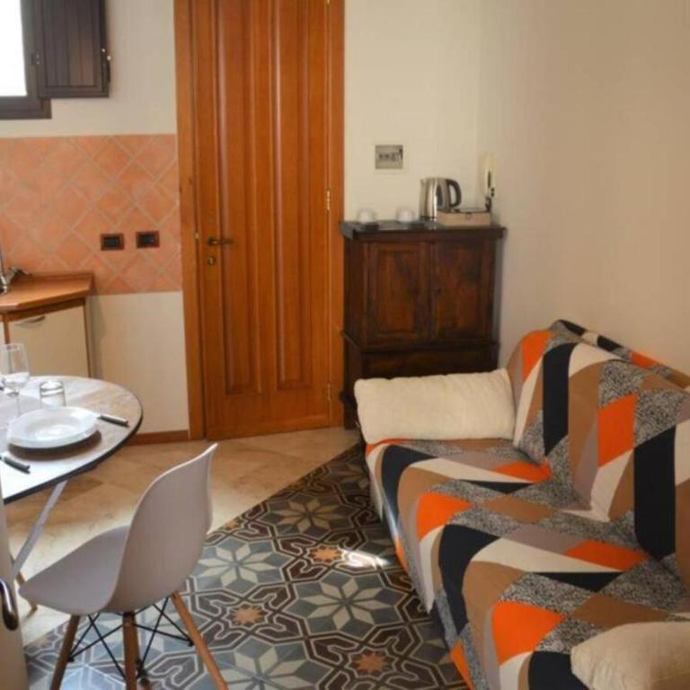 WineExperience- WINE&JACUZZI SUITE - Suite Queen con Vasca Idromassaggio - 20