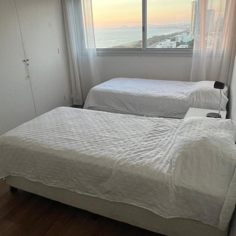 Hermoso apartamento con vista al mar a metros de la playa - Apartamento - 2