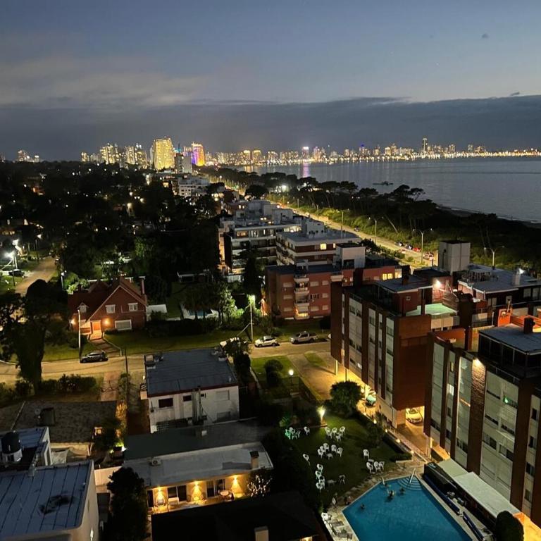 Hermoso apartamento con vista al mar a metros de la playa - Apartamento - 4