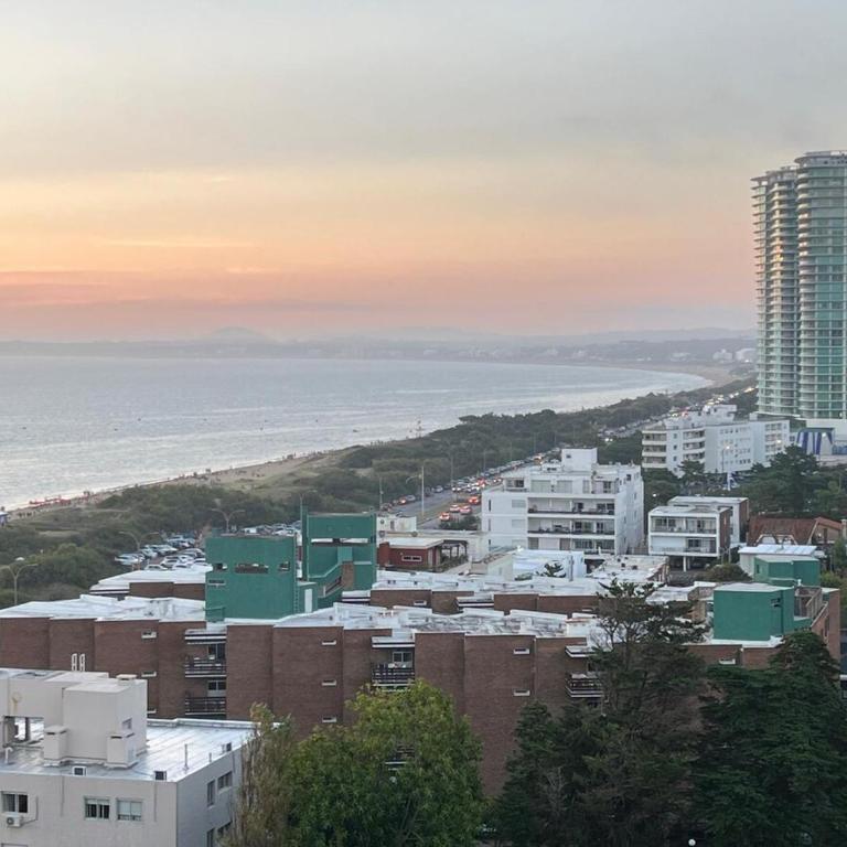 Hermoso apartamento con vista al mar a metros de la playa - Apartamento - 11
