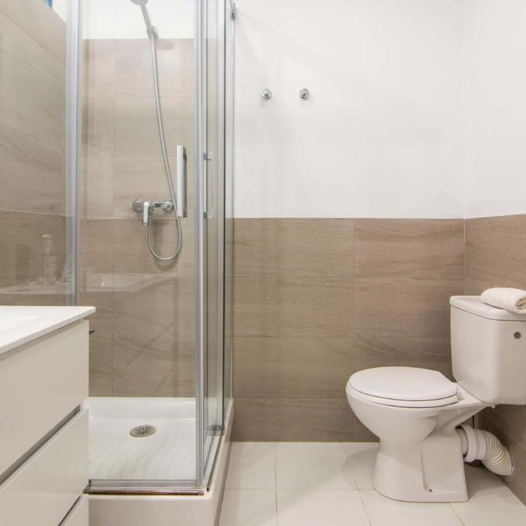 Spacest - Calle del Hospital B - Apartment - 12