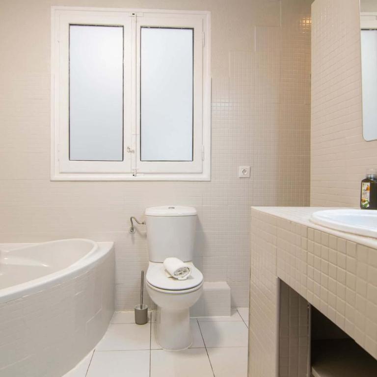 Spacest - Calle del Hospital B - Apartment - 25